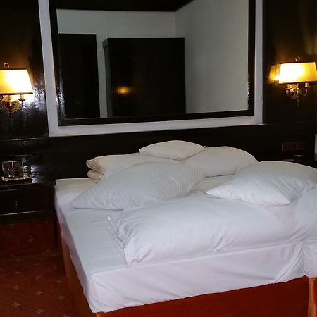 Conacul Balta Alba Hotel Luaran gambar