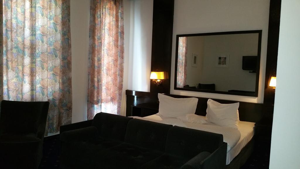 Conacul Balta Alba Hotel Luaran gambar