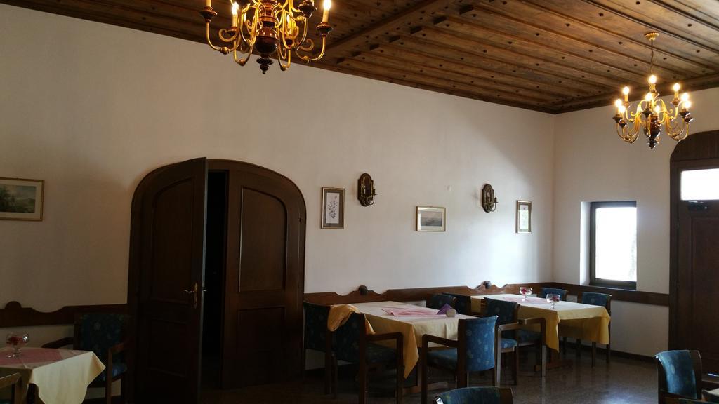 Conacul Balta Alba Hotel Luaran gambar